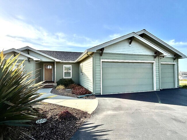 760 Beachwood Ct