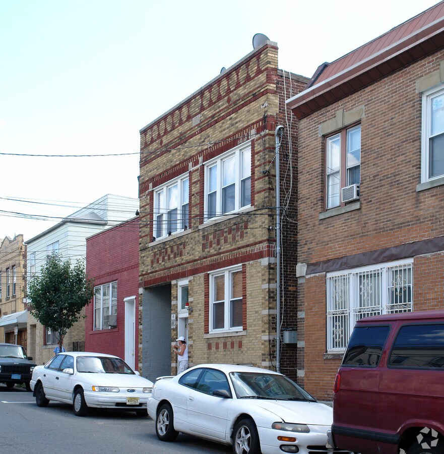 Photo - 121 68th St Apartments