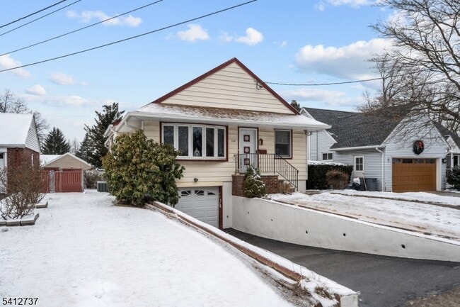 Building Photo - 784 Cherry St