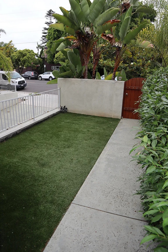 Building Photo - 1510 Ynez Pl Rental
