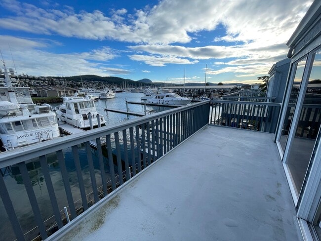 Photo - 2001 Skyline Way Unit 203