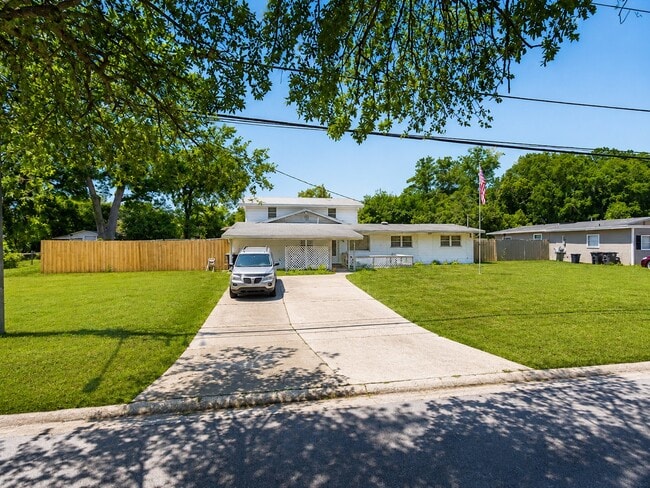 Photo - 4416 Lane Ave S