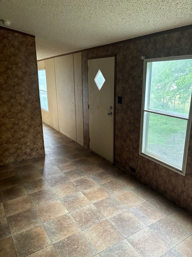 Photo - 407 E Main St