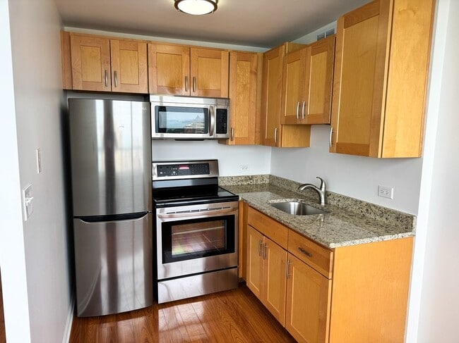 Photo - 6171 N Sheridan Rd