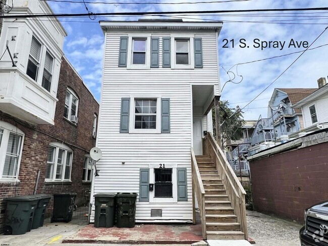 Building Photo - 21 S Spray Ave Rental
