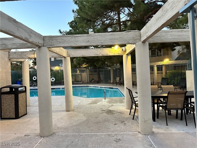 Building Photo - 5503 Orchard Ln Unit 0