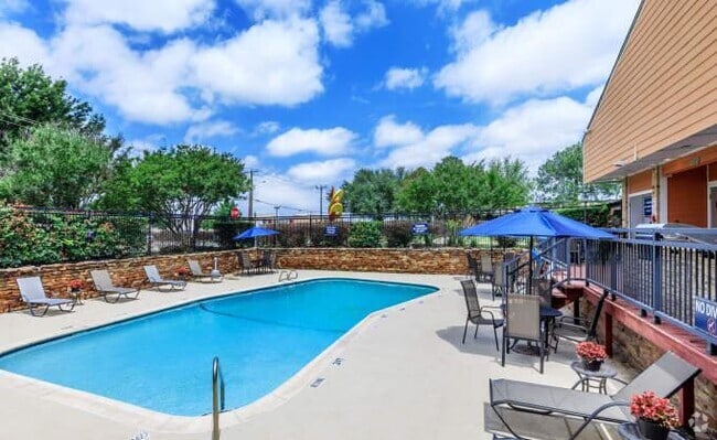 Building Photo - 3 bedroom in Hurst TX 76053 Unit 3235 Rental