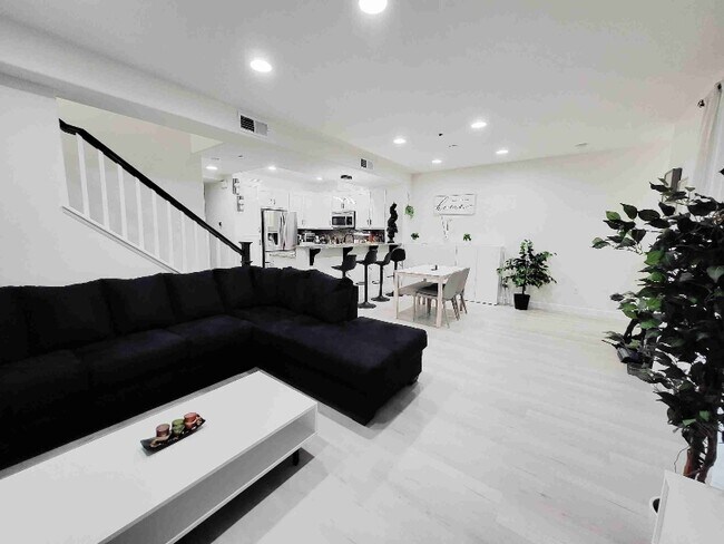 Photo - 629 Boardwalk Way