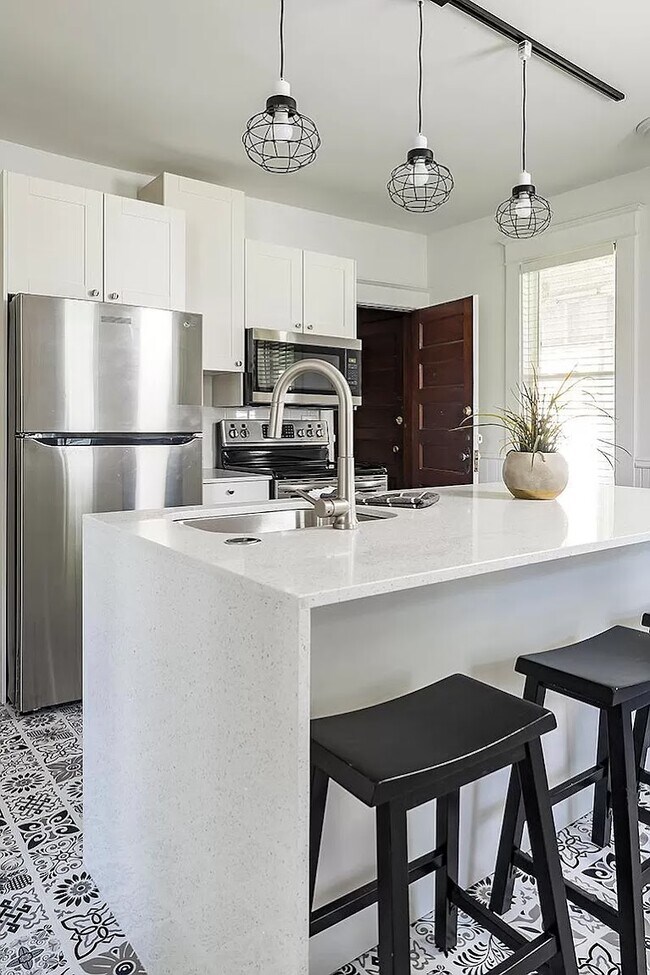 Photo - 537 Michigan St Unit 1