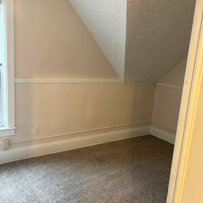 Photo - 953 W 17th St Unit Up Stairs B