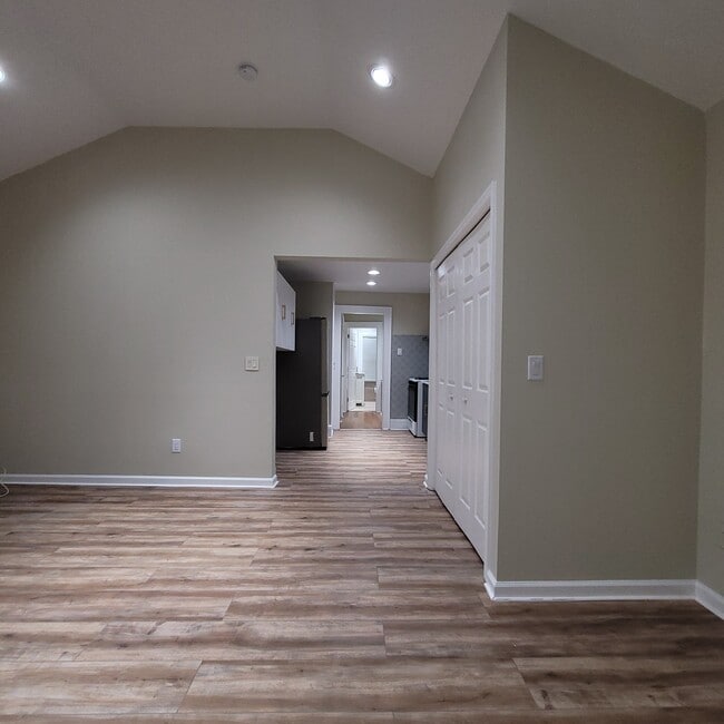 714 6th St Unidad 2nd floor unit