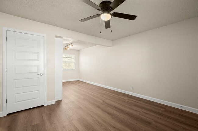 Photo - 2408 Longview St Unit 112