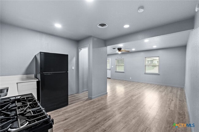 Photo - 805 S 32nd St