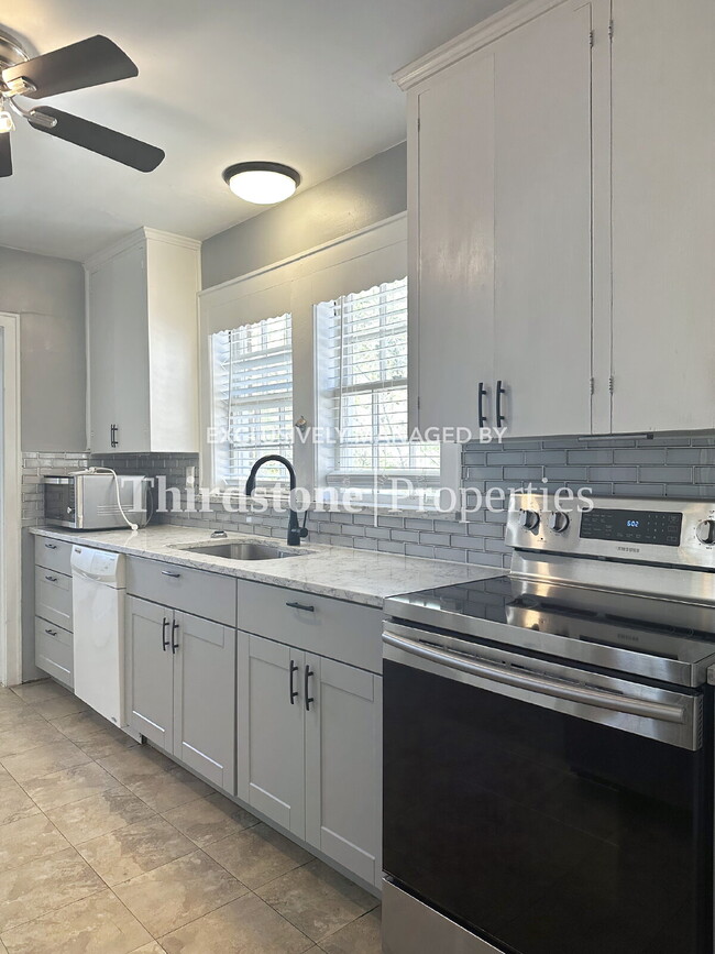Photo - 2779 Riverside Ave Apartment