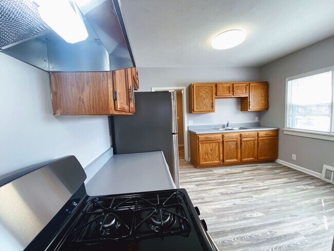 Photo - Newly Renovated 3 Bed 1 Bath House for Rent!