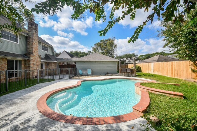 Building Photo - 1711 Earl of Dunmore St