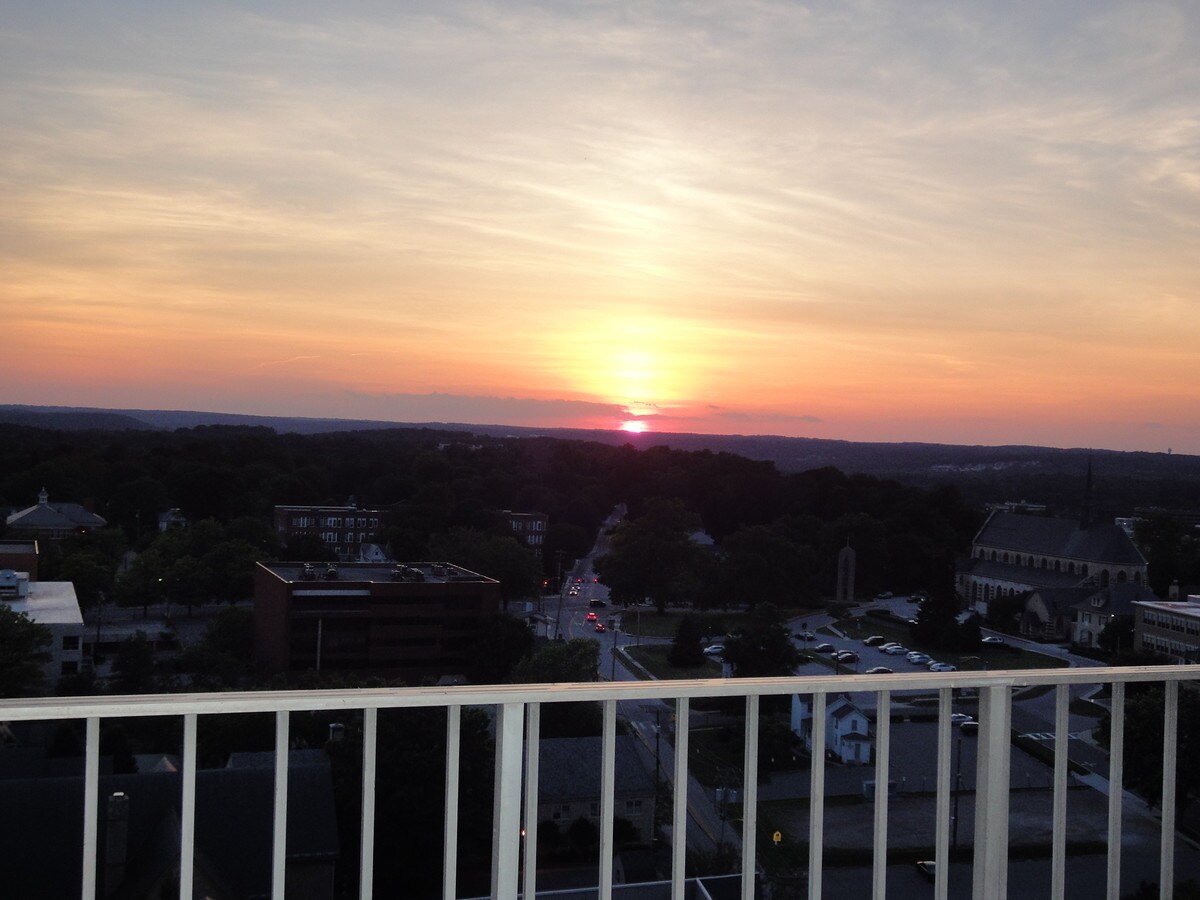 Gorgeous sunsets from your private balcony - 28 Allegheny Ave Condo