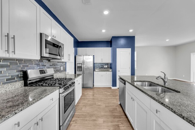 Photo - 550 Wayton Cir