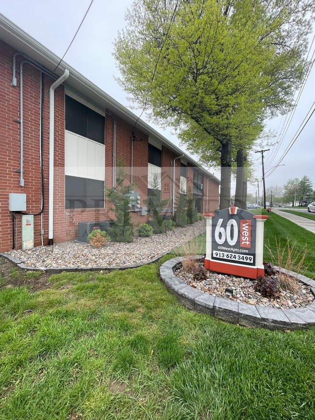 Photo - 6045 Barton Ave Unidad 60W-6045
