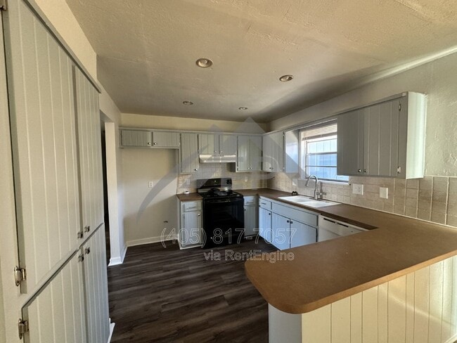 Photo - 405 Norton Cir