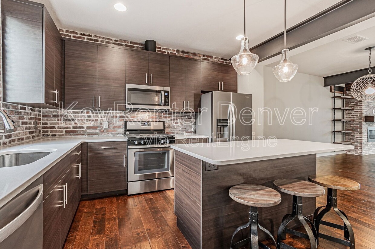 Photo - 848 N Kalamath St