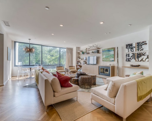 Photo - 200 Patterson-460.9 Unidad 460.9