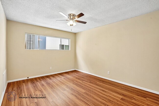 Photo - 2521 Mathews Ave