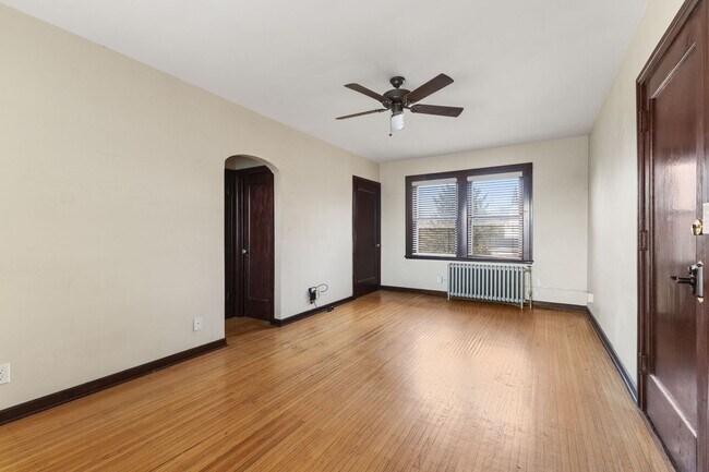 Building Photo - 5230 E Washington St Unit 35