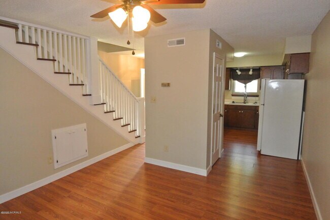 Photo - 68 Quarterdeck