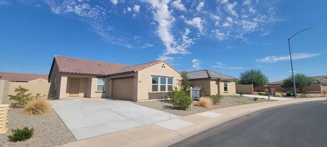 Building Photo - SHORT TERM /FREE RENT CALL FOR DETAILS