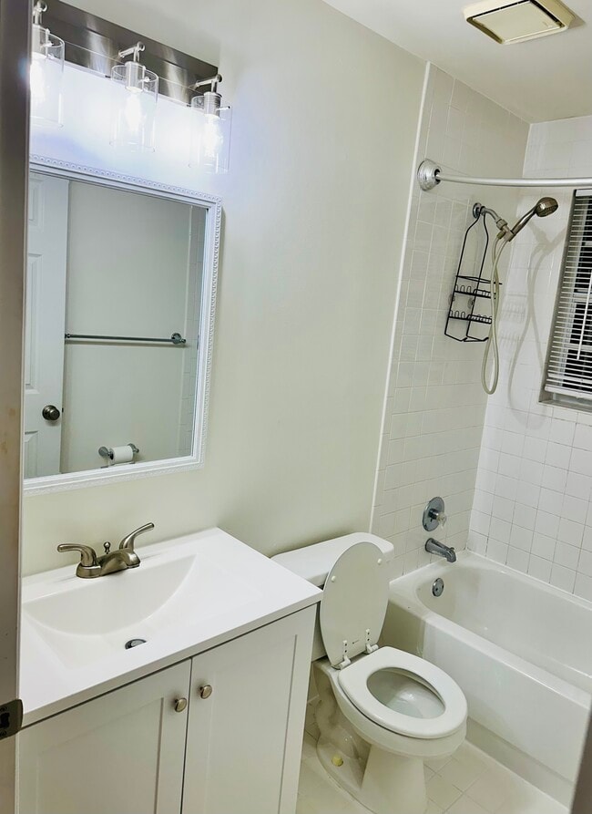 Photo - 2823 Day Ave