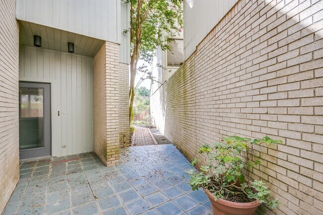 Photo - 923 Cranberry Hill Ct