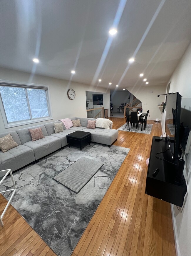 Photo - 411 Captain Eames Cir