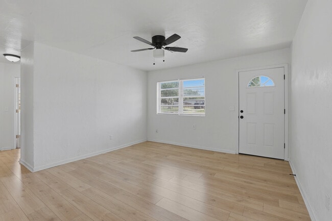 Photo - 321 SE 67th St