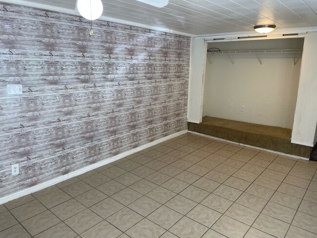 Photo - 209 Lovelace Dr Unit B