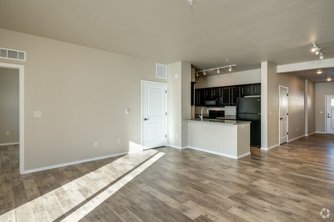 2 BR, 2.5 BA - 1,300SF
