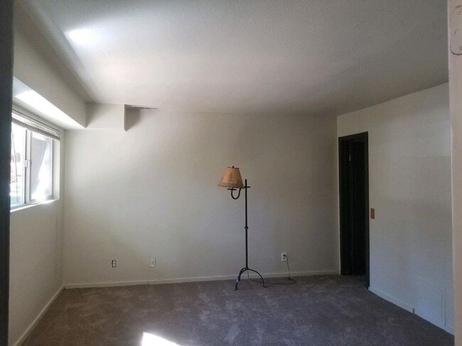 Photo - 477 Mono St Unit C