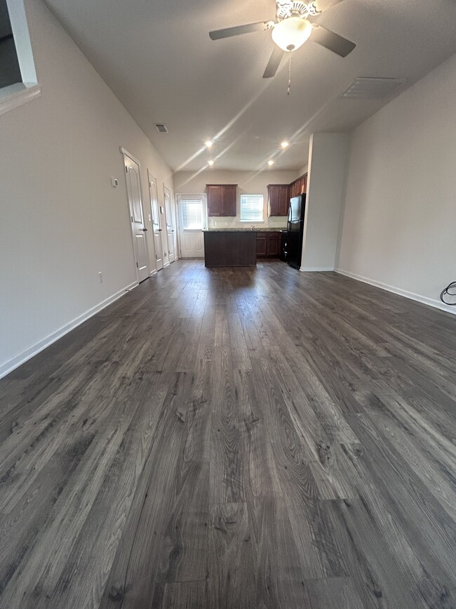 Photo - 146 Ofner Dr