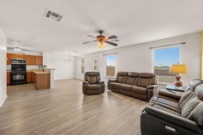 Photo - 1189 Shadow Creek Blvd