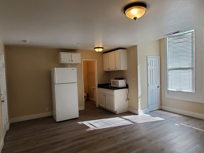 Photo - 694 S Second St Unit 04