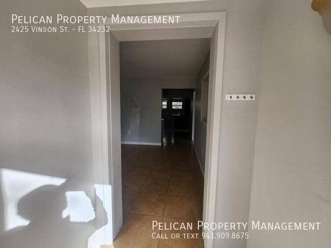 Photo - 2425 Vinson Ave