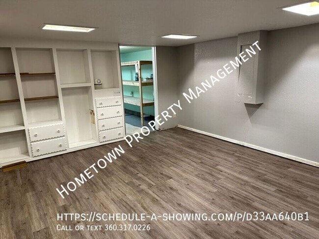 Photo - 912 Carlyon Ave SE