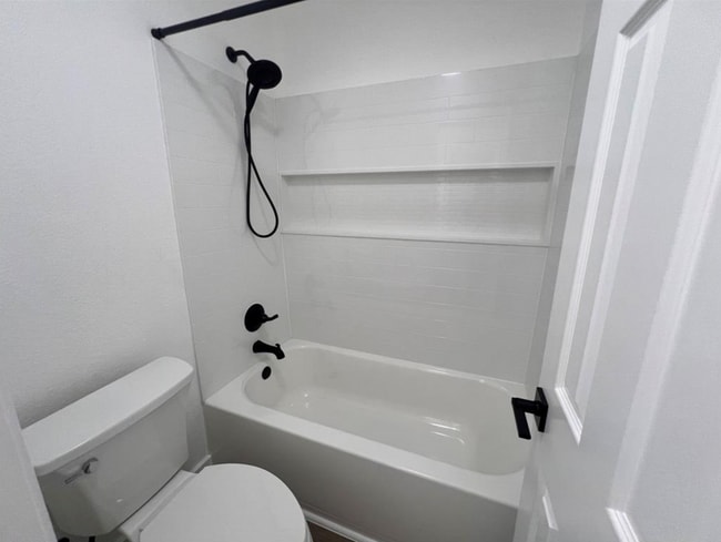 Photo - 450 Shady Bluff Dr Unit D