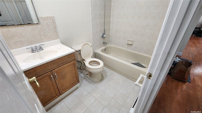 Photo - 82-44 Country Pointe Cir Townhome