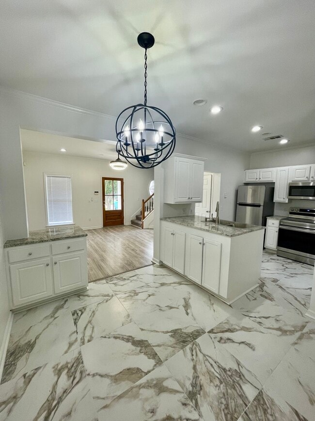 Photo - 110 Greystone Blvd