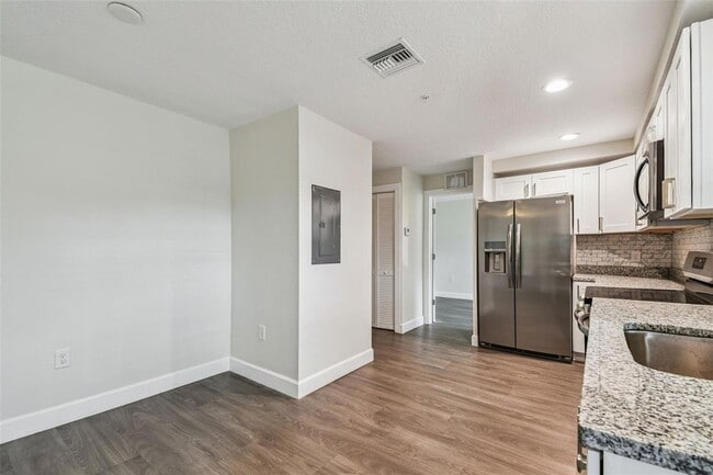 Photo - 650 E Tarpon Ave Unit C1