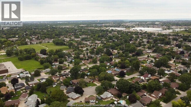 Photo - 5440 Lyndon Ct