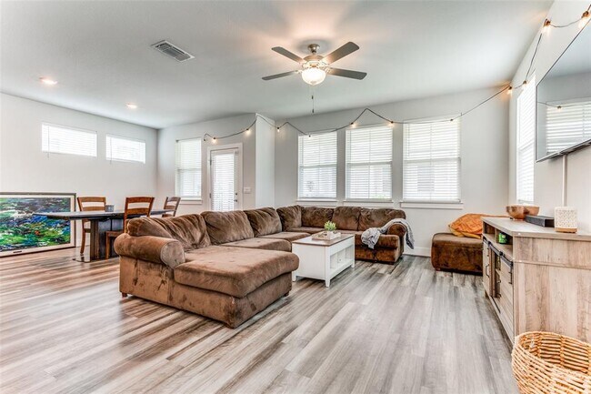 Photo - 7400 Wynkoop Ct