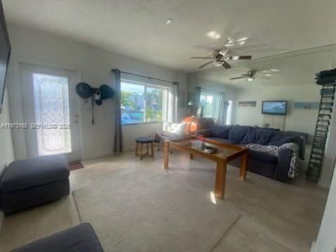 Photo - 2239 Johnson St