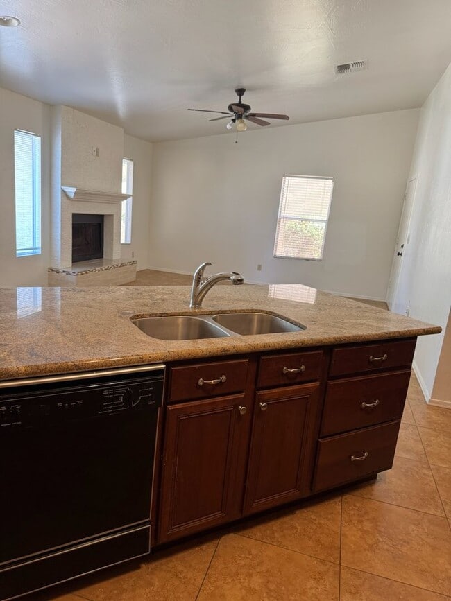Photo - 2+ Mesa Rental